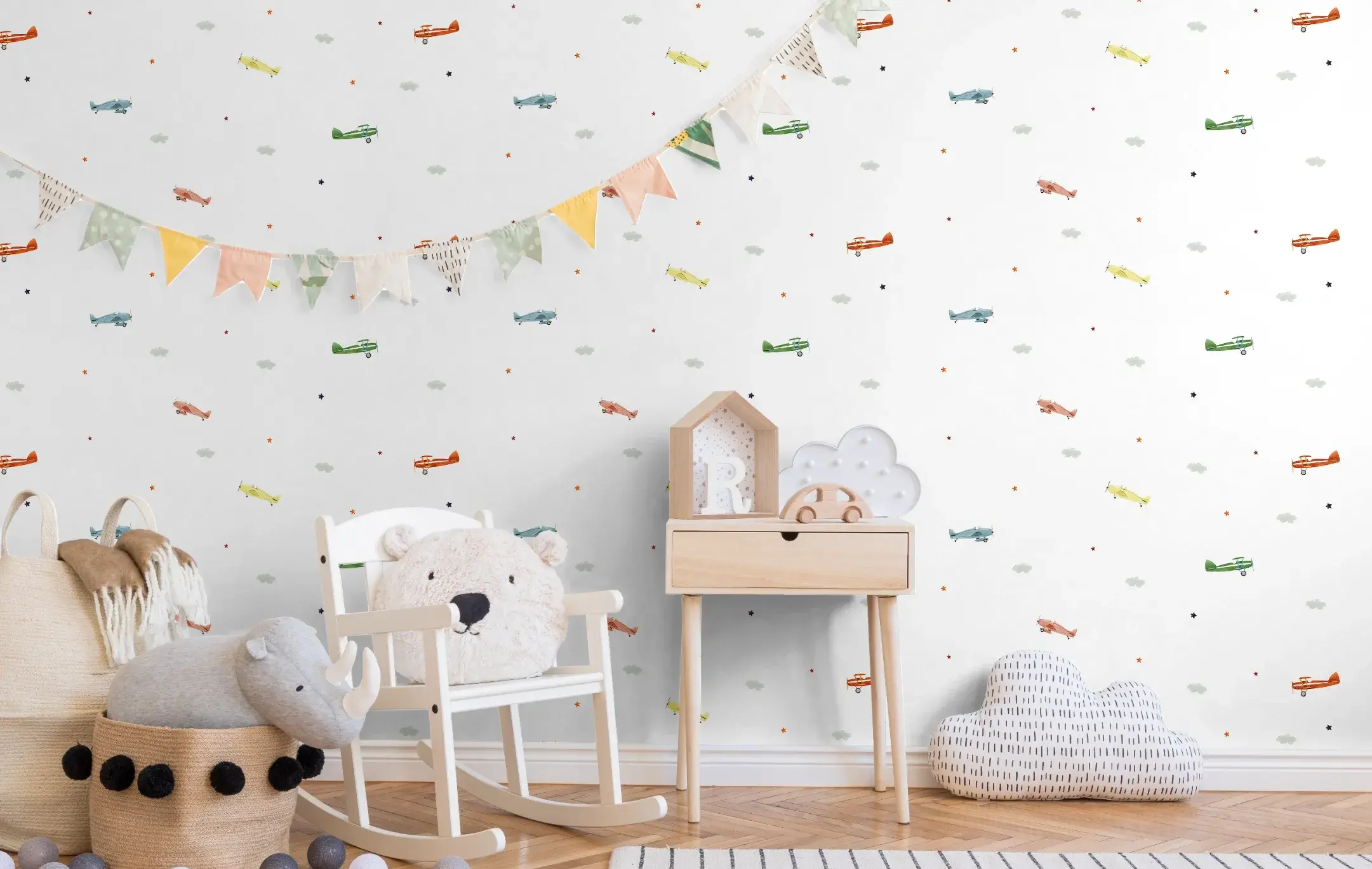 White Embossed Wallpaper – Celestial Wonder (8907-1)